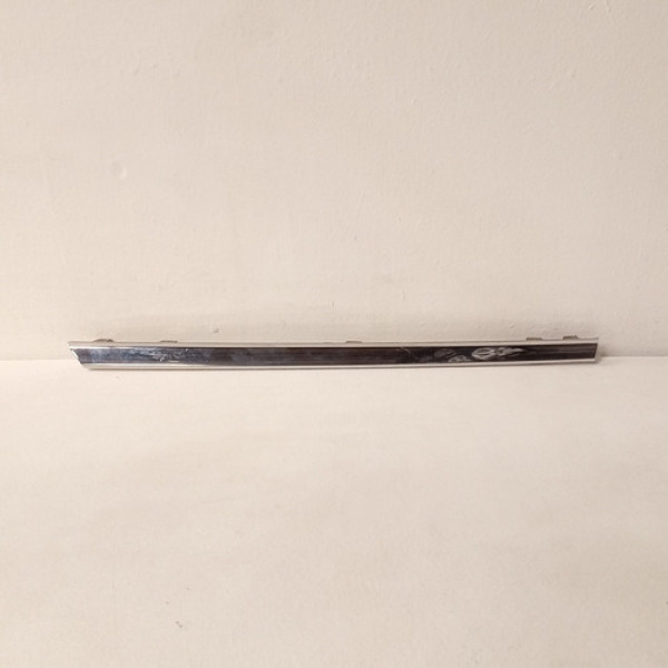 Friso Da Grade Superior Lado Esquerdo C180 2011 Cód 60693