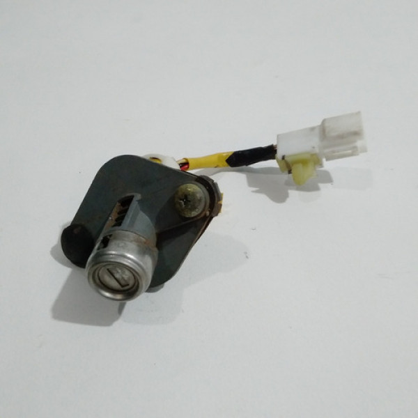 Miolo Da Tampa Traseira Kia G.carnival 2009 Sku 60933