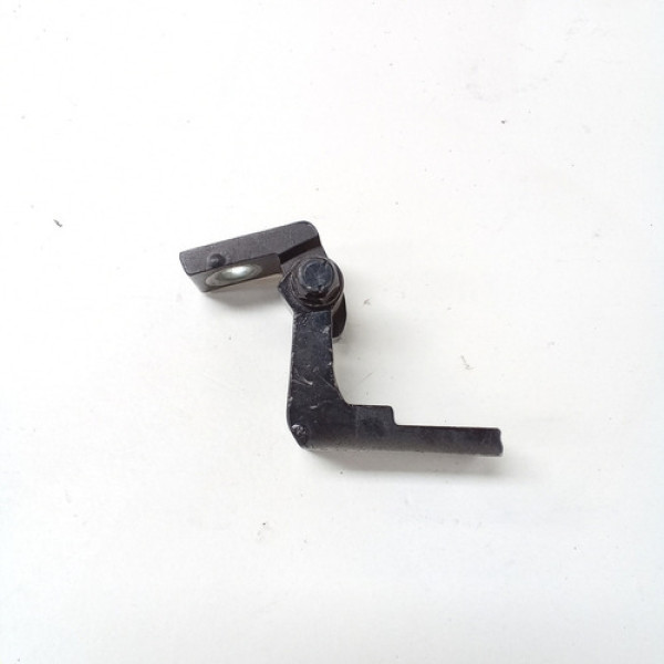 Dobradiça Superior Lado Dir Tras/dian Passat 2001 Sku 64750