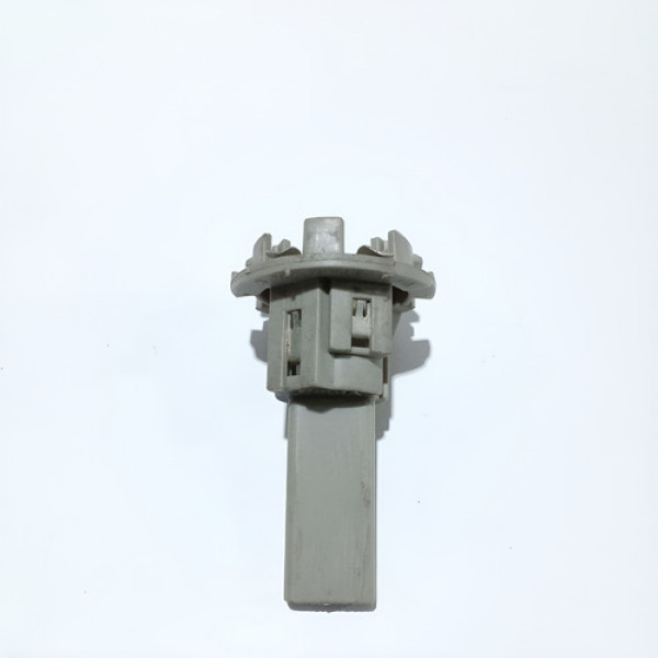 Soquete Da Lanterna Direita Passat Variant 2001 Cod 63664 Direito Vermelho