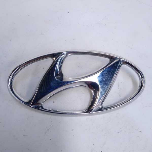 Emblema Central Da Tampa Traseira Azera 2009 Sku 62796 Prateado