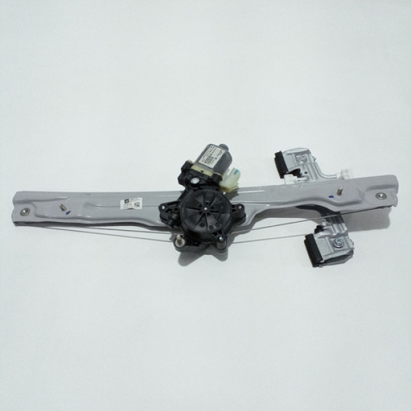 Máquina De Vidro Dianteira Direita Tracker 2021 Sku 60561