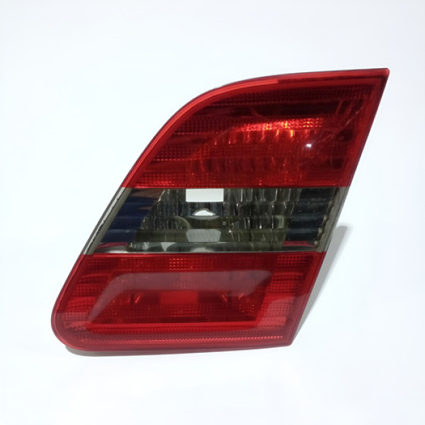 Lanterna Da Tampa Lado Direito B200 2006 Sku 64951 Direito/passageiro Vermelho