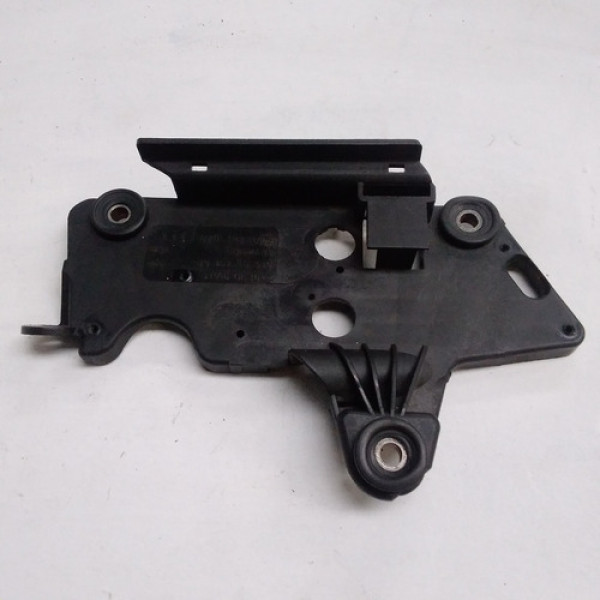 Placa De Retenção Da Válvula Solenóide Passat 2001 Sku 63864