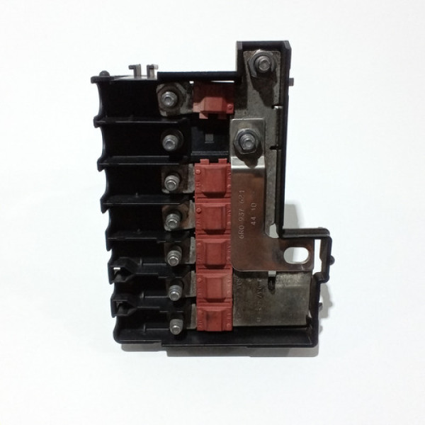 Caixa De Fusível Circuito Da Bateria A1 1.4 2011 Sku 64363