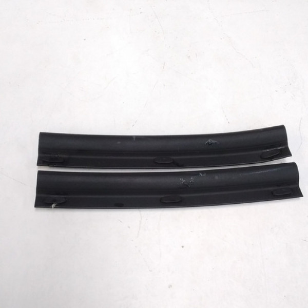 Borracha Lateral Do Capô (par) Jetta Gli 2021 Cod 60074