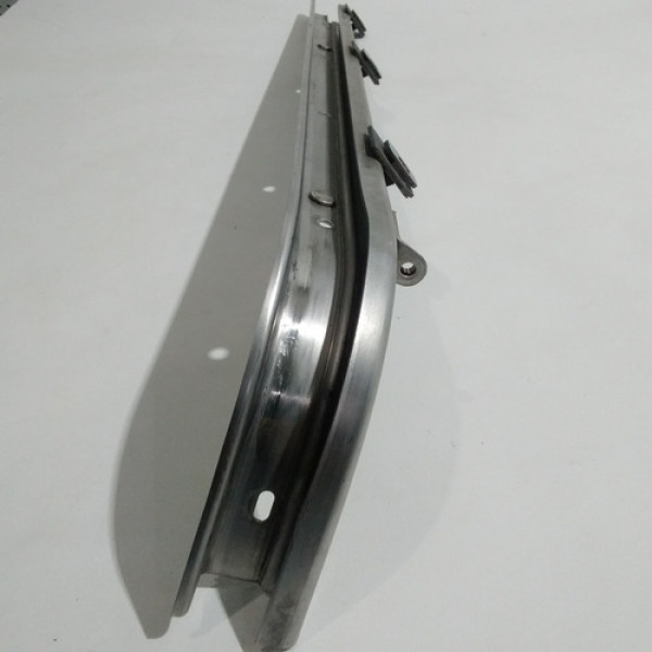 Trilho Lateral Traseiro Direito G.carnival 2009 Sku 61194