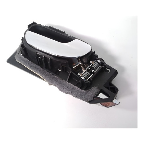 Maçaneta Interna Traseira Direita Peugeot 307 2012 Cod 51173 Preto Traseira