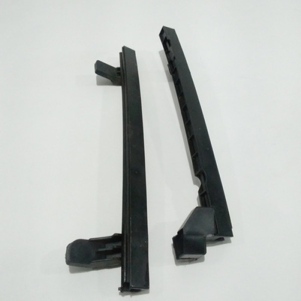 Guia Vidro Porta Traseira Esquerda G.carnival 2009 Sku 60921