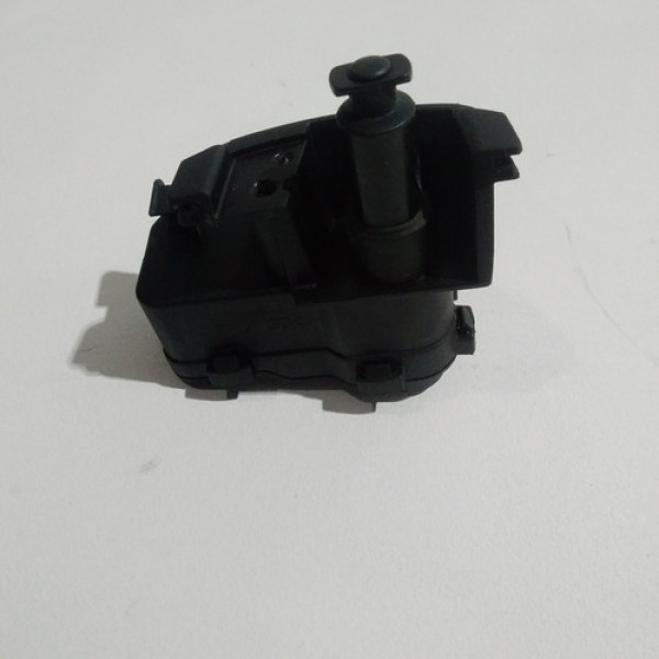 Trava Da Portiola Tanque Combustível Touareg 2011 Cod 61517