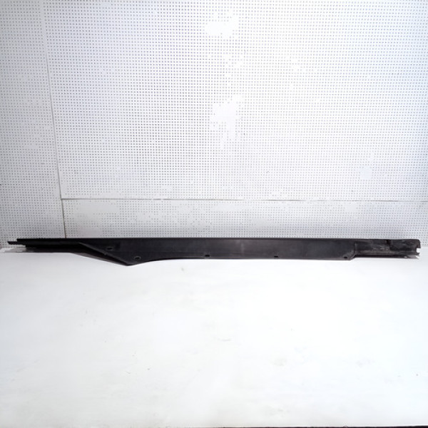 Spoiler Lateral Da Caixa De Ar L Dir Passat 2001 Sku 64223 Preto