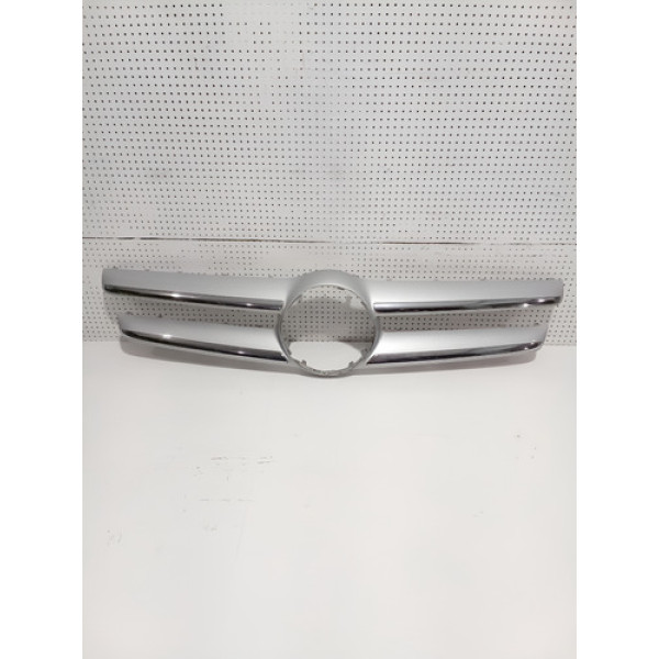 Grade Do Para-choque Dianteiro Gla 200 2016 Sku 65268 Prateado Brilhante