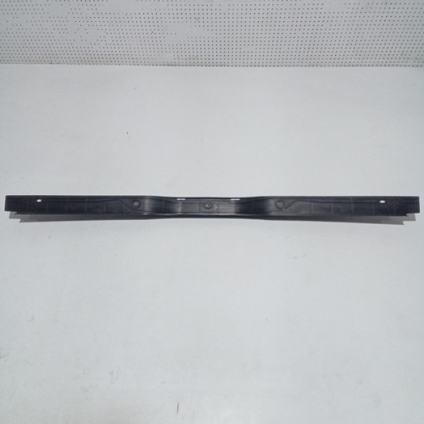 Guia Central Do Parachoque Traseiro Passat 2001 Cod 63982