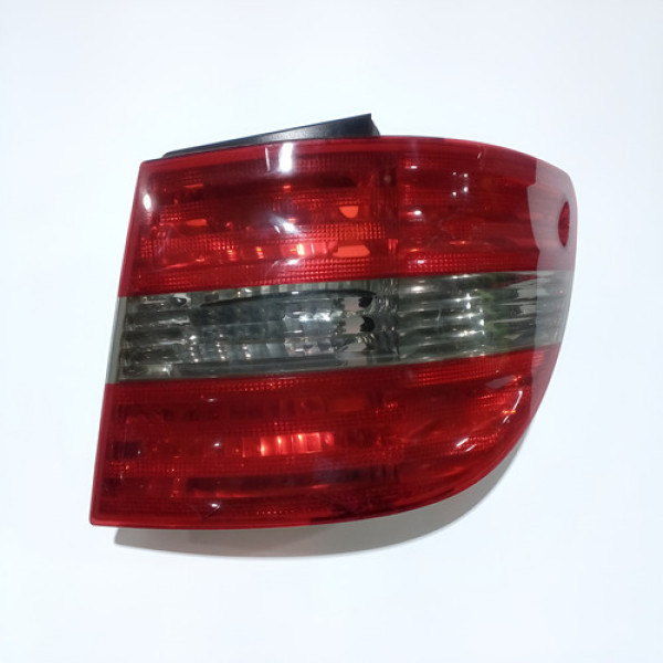 Lanterna Direita B200 2006 A 169 820 24 64 Direito/passageiro Vermelho