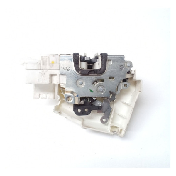 Fechadura Da Porta Dianteira Direita B200 2006 Sku 64764