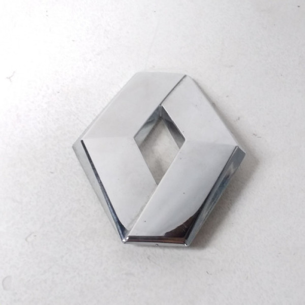 Emblema Tampa Traseira Renault Sandero 2016 Sku 59808